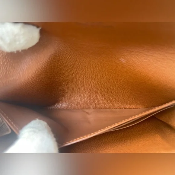 Authentic Louis Vuitton Monogram  Sarah Wallet on Chain - Picture 6 of 12